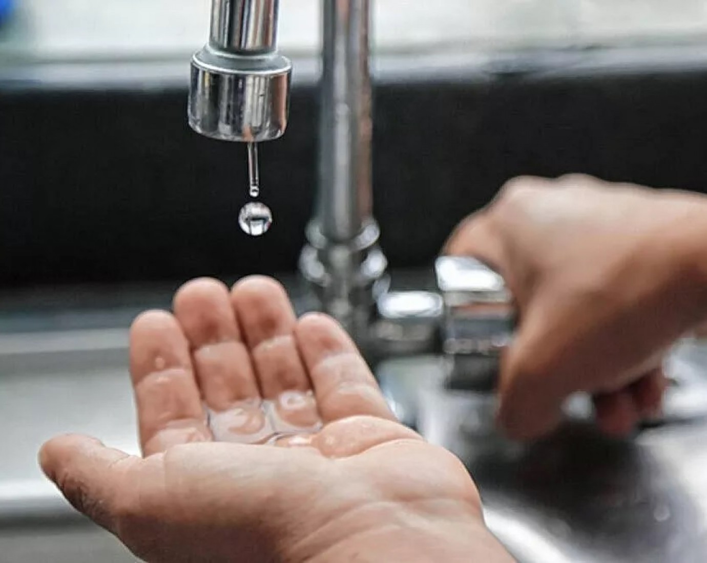 Nuevo corte de agua en Comodoro para recuperar reservas del acueducto