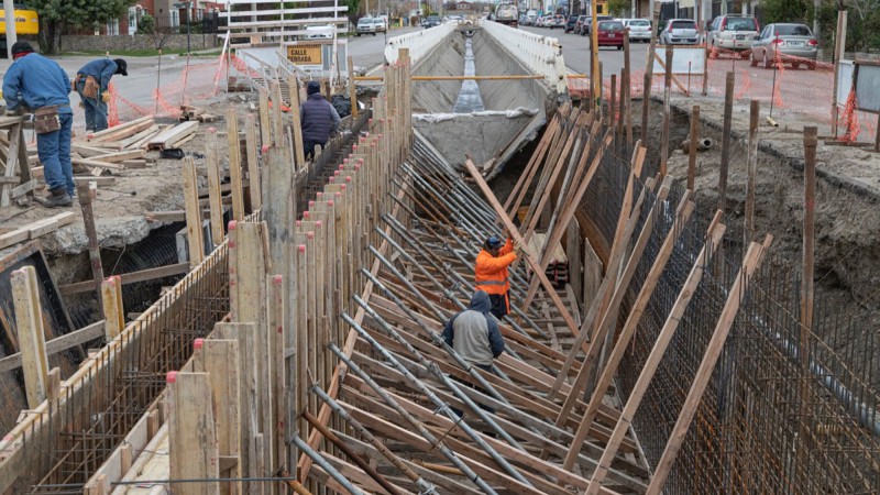 Sesión extraordinaria para tratar el convenio por la obra de descarga al mar del canal de la Avenida Roca
