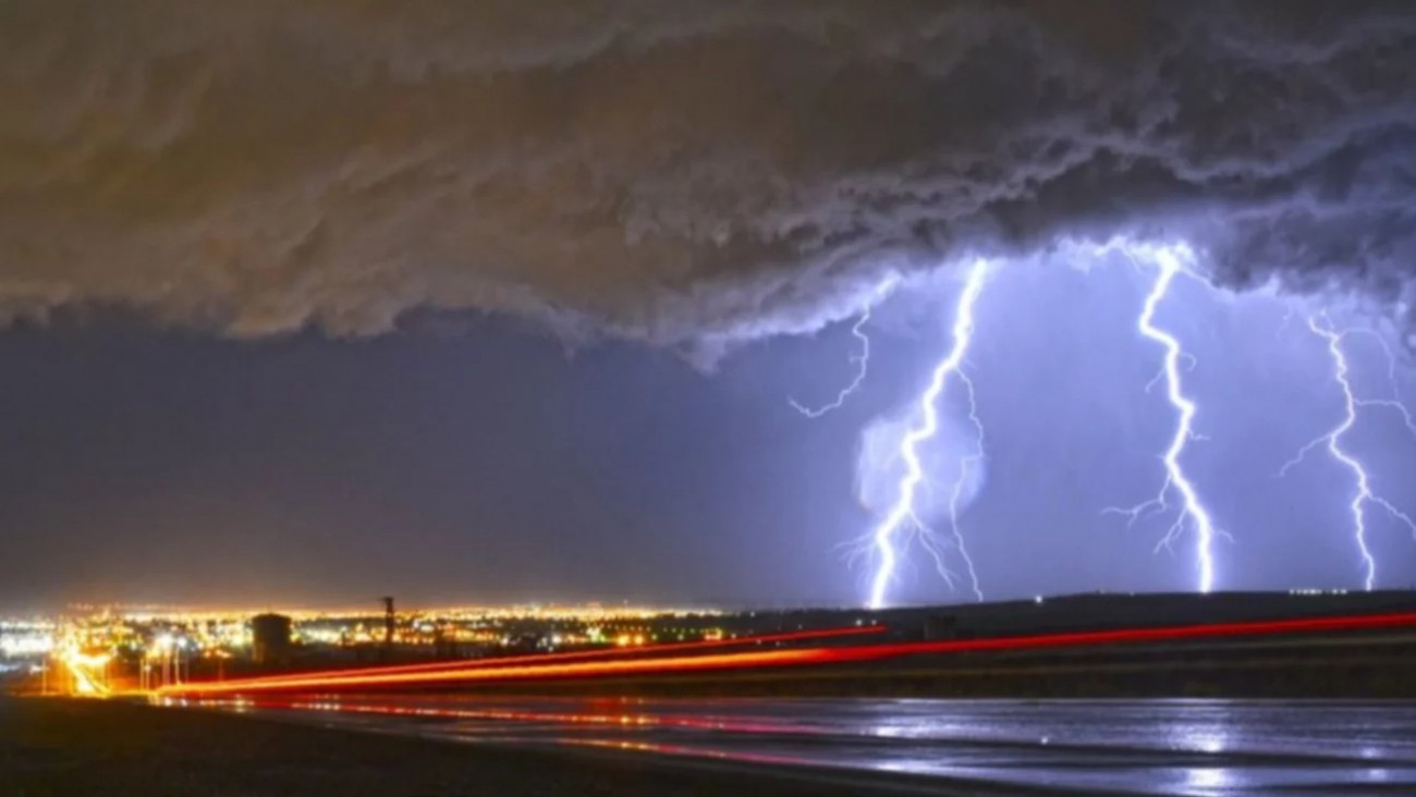 Rige una alerta amarilla por fuertes tormentas en Chubut: pronostican ráfagas y posible caída de granizo