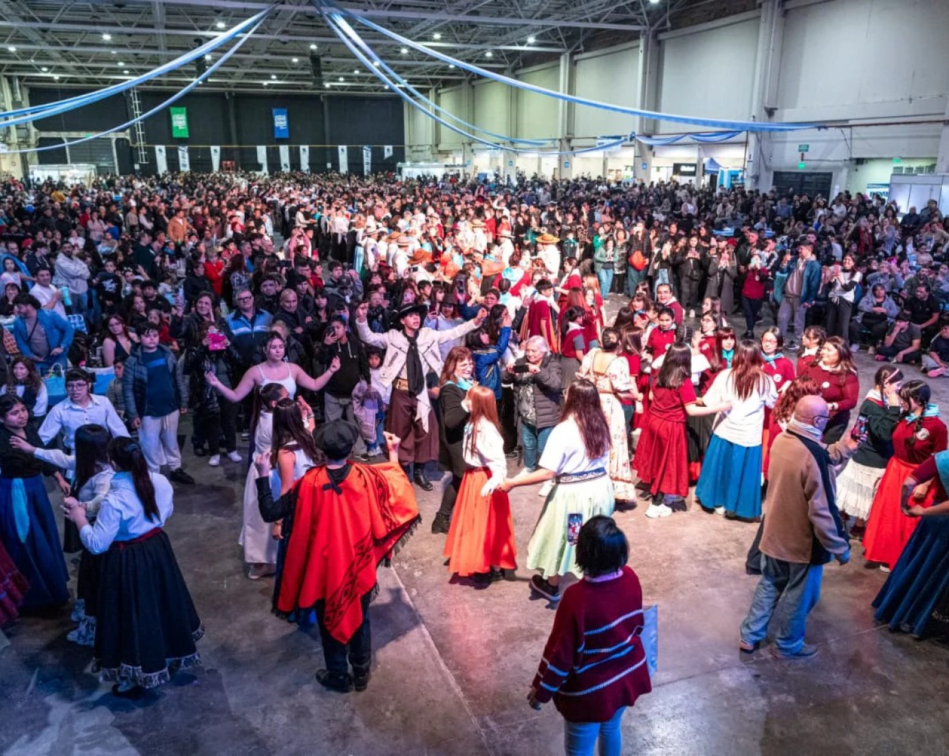 Comodoro se prepara para vivir la Expo de las Provincias con más de 60 academias y 20 puestos de comida típica