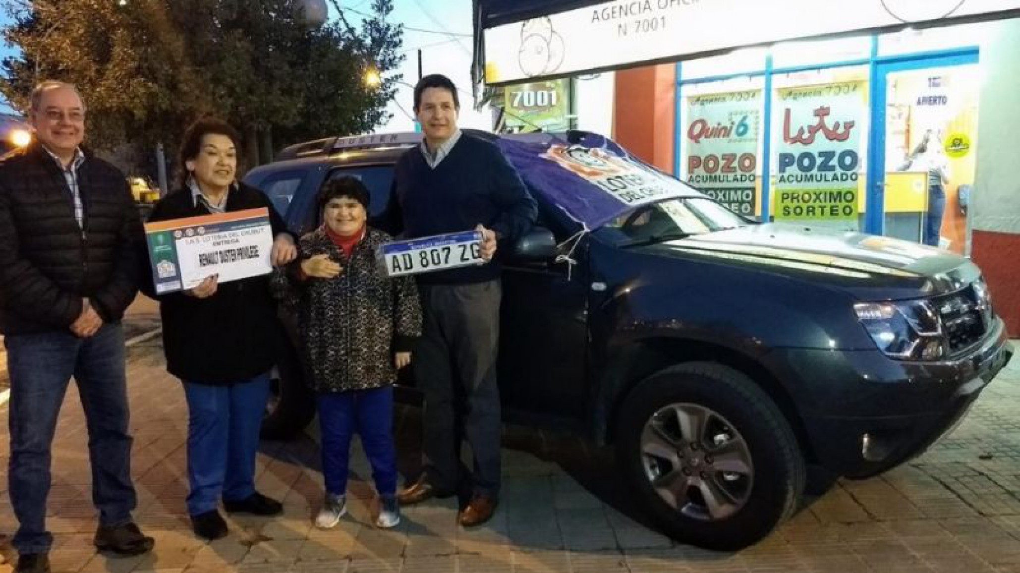 Lotería premió a vecina de Trevelin con una camioneta