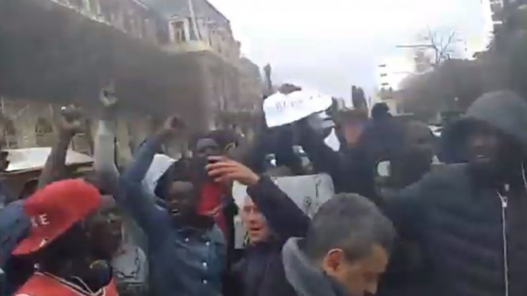 Peronistas Senegaleses: son vendedores ambulantes y reclaman al grito de “Perón, Perón