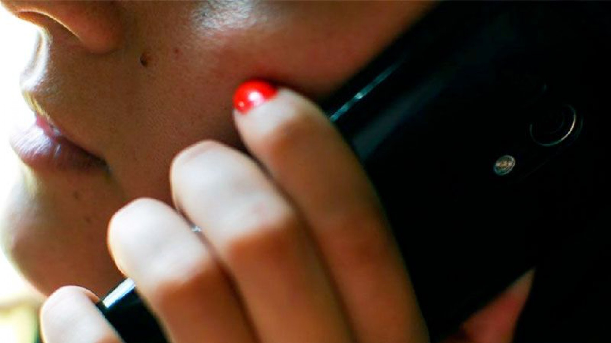 Se hizo pasar por su primo y la estafó