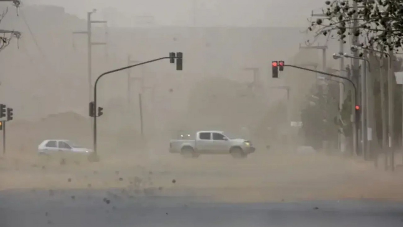 Alerta naranja en Chubut: pronostican ráfagas superiores a 120 km/h y piden extremar precauciones