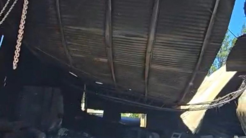 "En un segundo se convirtió todo en un infierno": un incendio arrasó con un galpón y dejó casi 100 animales muertos en Km 14