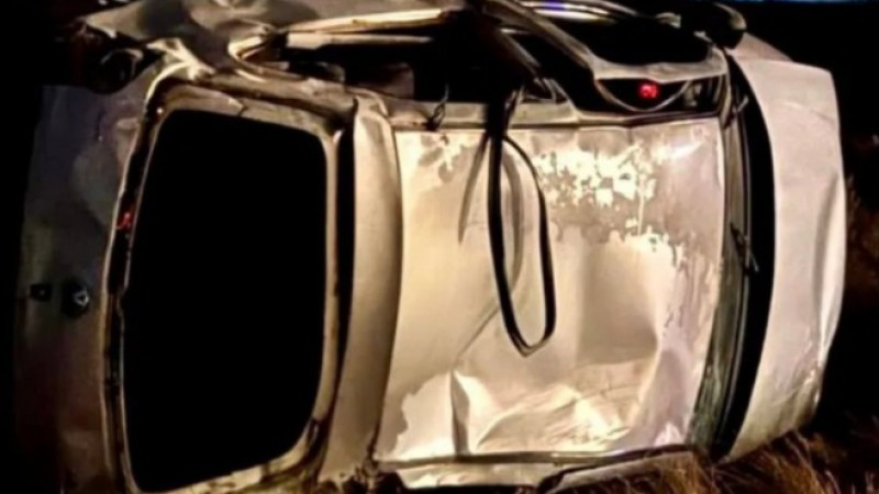 Vuelco en la Ruta 25: dos mujeres terminaron heridas