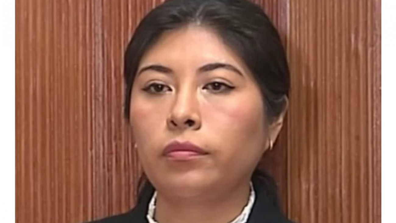 Perú ordenó la captura internacional de Betssy Chávez, refugiada en la embajada de México en Lima