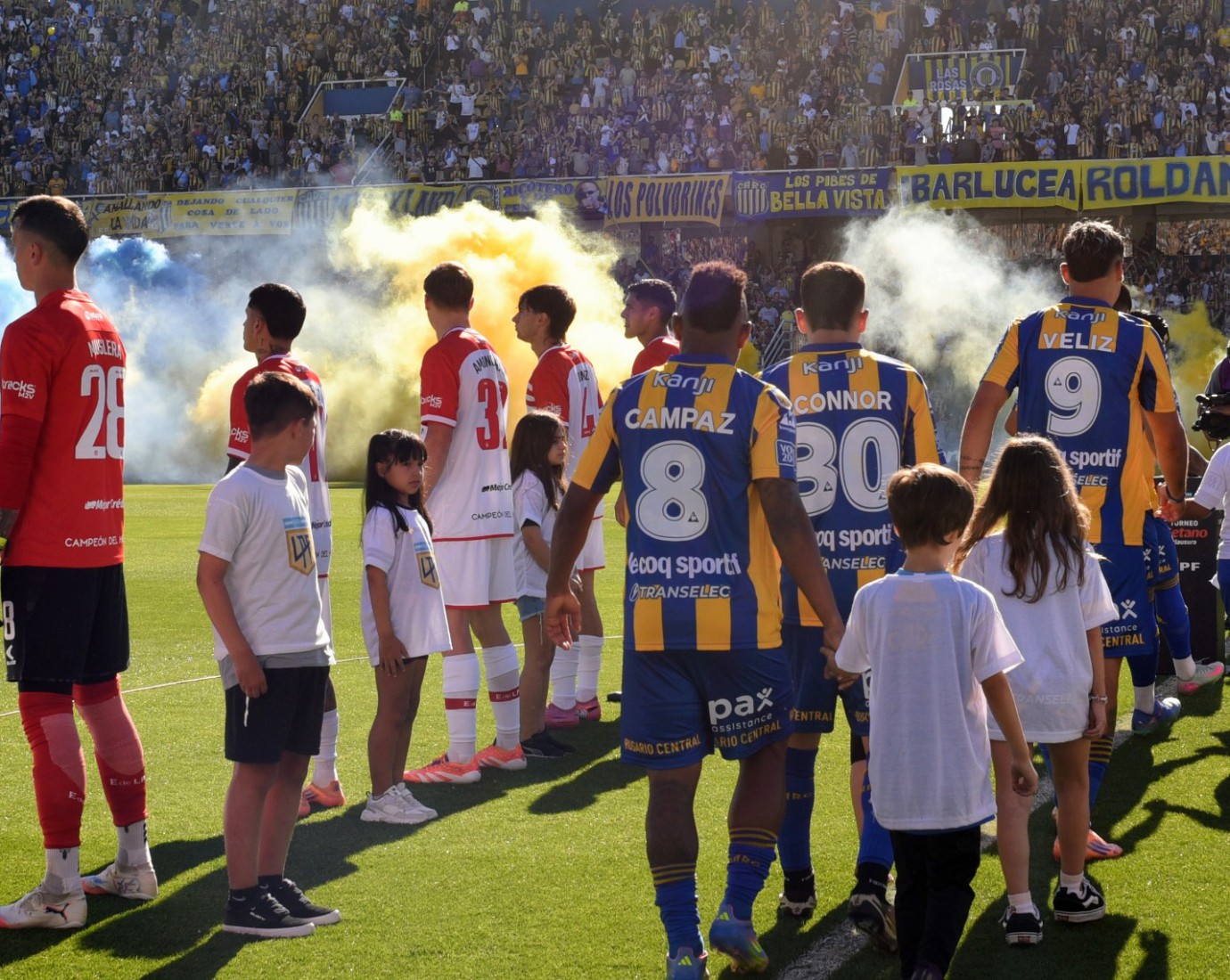 Estudiantes hizo un pasillo de espaldas a Rosario Central y marcó el repudio del fútbol argentino