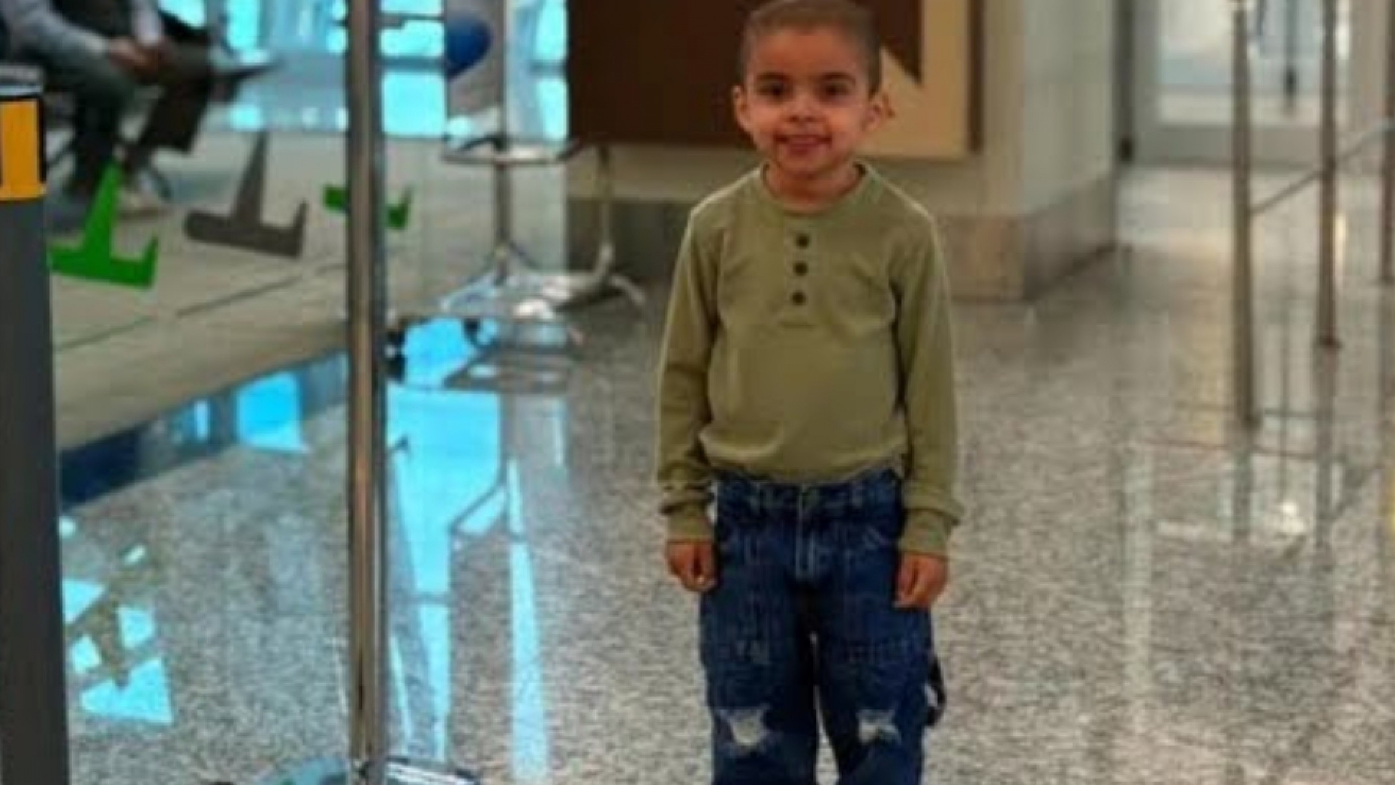 Isaías, el niño comodorense con un curioso síndrome, está en terapia y piden una cadena de oración