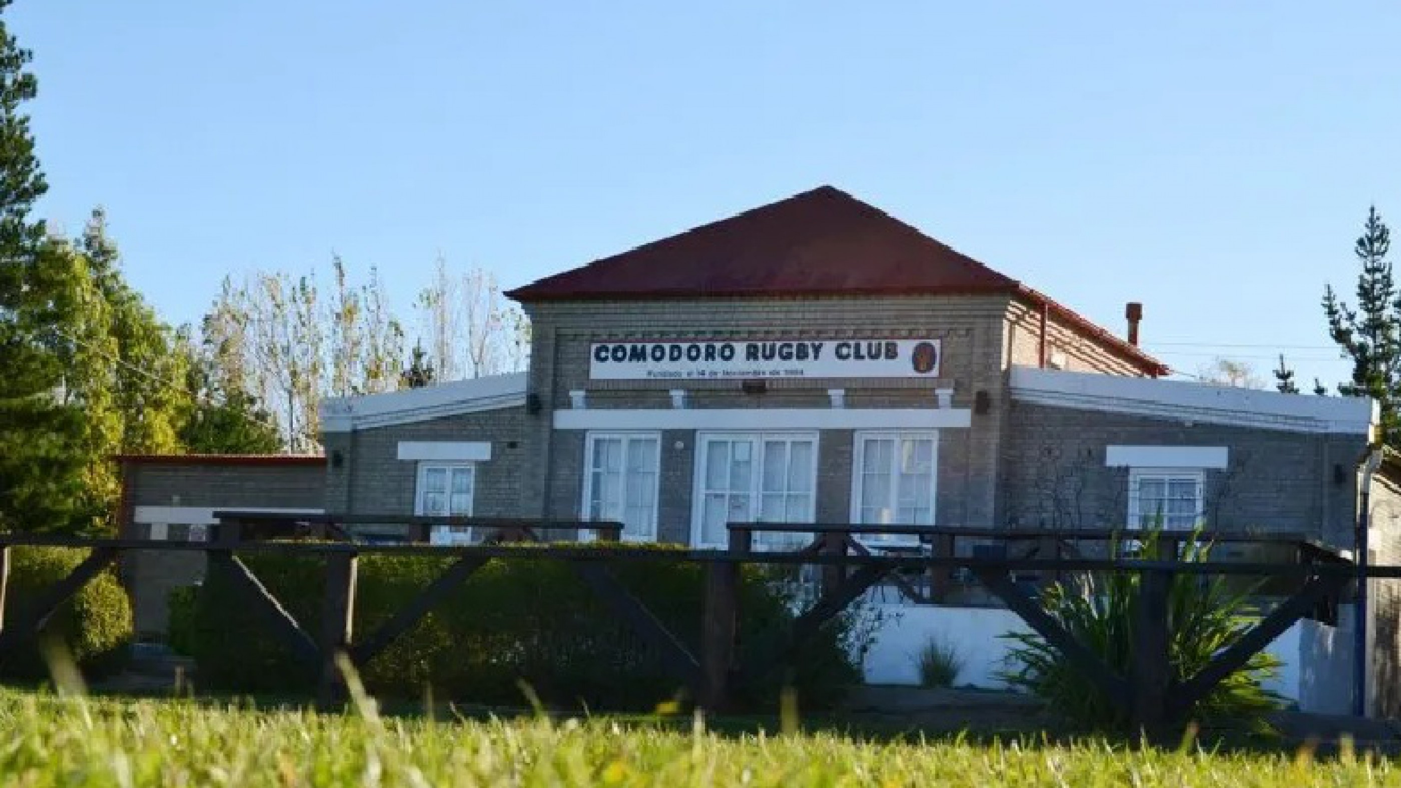 Comodoro Rugby Club lanzó una campaña para ayudar a una jugadora que sufrió la pérdida de su techo durante el temporal