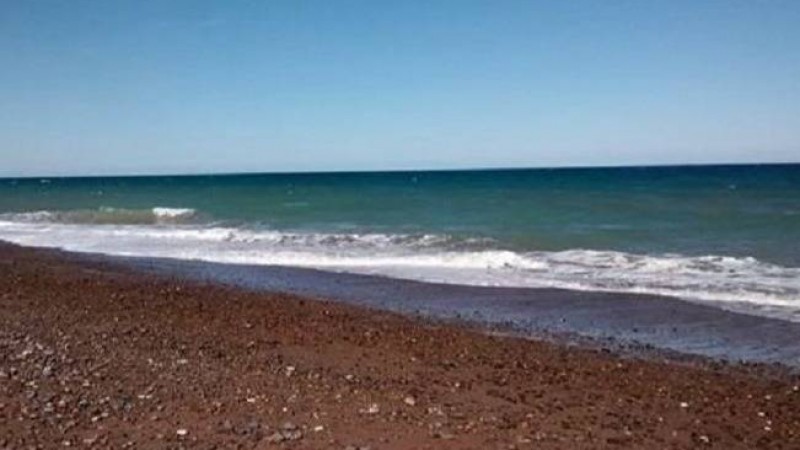 Tres nenas fueron arrastradas por una corriente en Playa Unión y un vecino junto a sus hijos logró rescatarlas