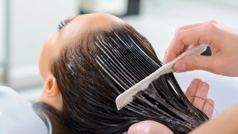 La ANMAT prohibió de urgencia diez alisados de pelo por posible presencia de formol