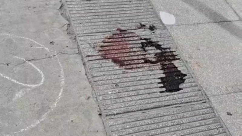 Un hombre de 63 años fue apuñalado en pleno centro y detuvieron a su expareja