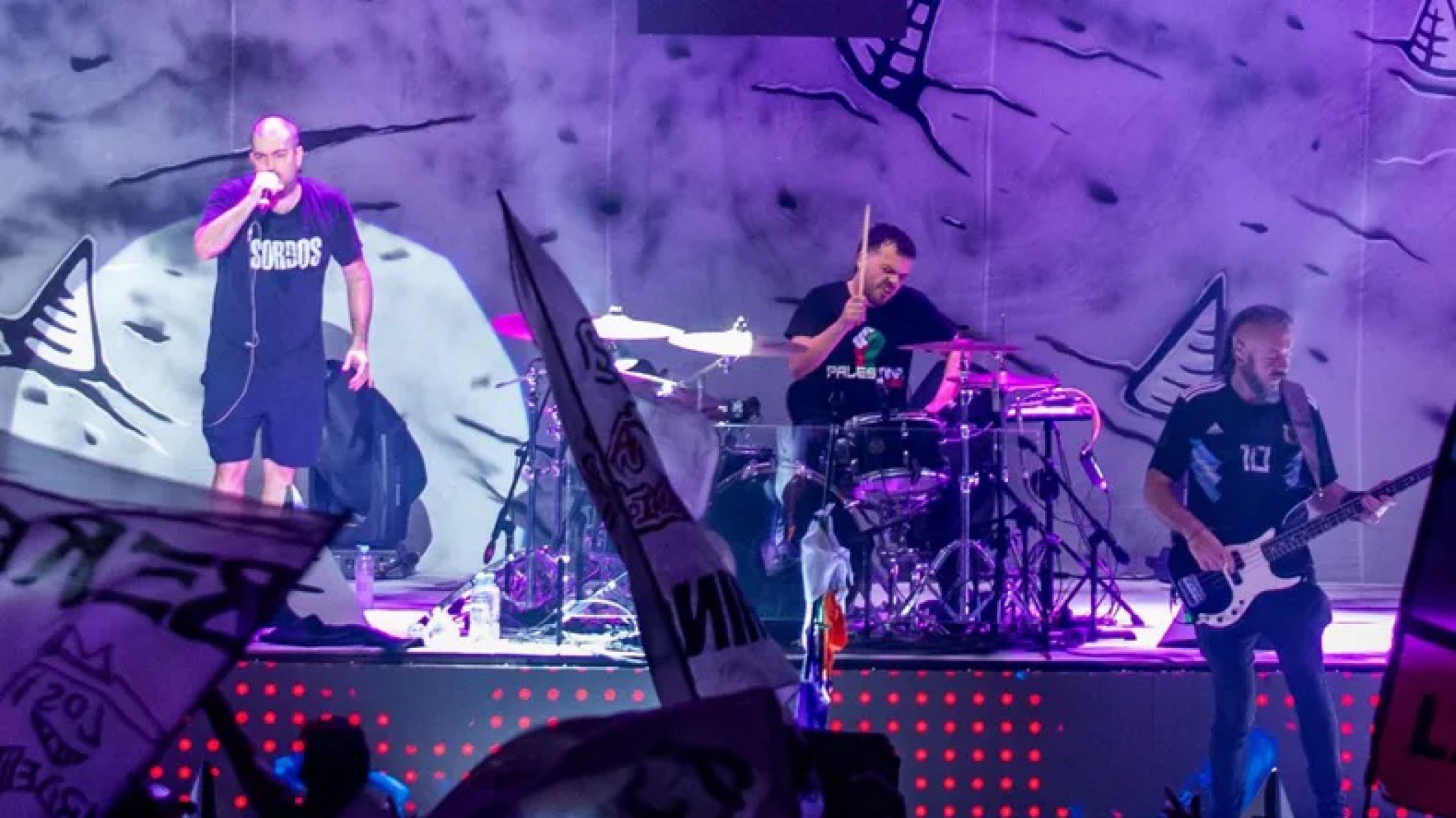 Se repite el caos: el baterista de Don Osvaldo detenido por decir "bomba" en el Aeropuerto