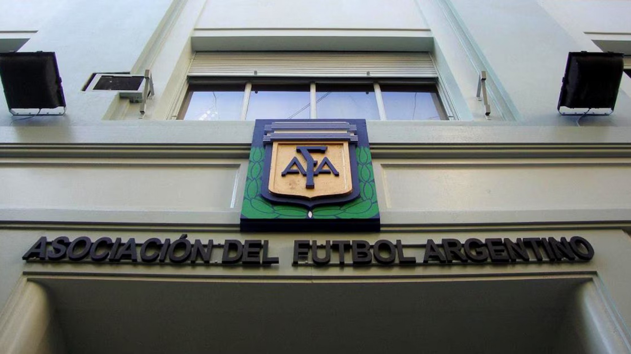 La AFA, Racing, Independiente, San Lorenzo y varios clubes más fueron allanados por el caso Sur Finanzas