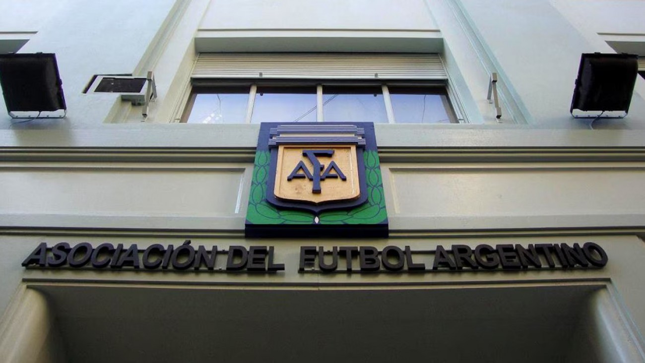 La AFA, Racing, Independiente, San Lorenzo y varios clubes más fueron allanados por el caso Sur Finanzas