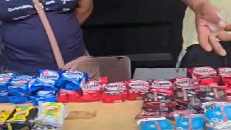 "Solo queremos trabajar": una pareja de adultos mayores busca conservar su lugar en el centro