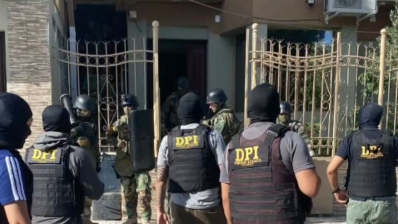 Allanamientos en Comodoro: secuestraron armas, municiones y un vehículo con irregularidades