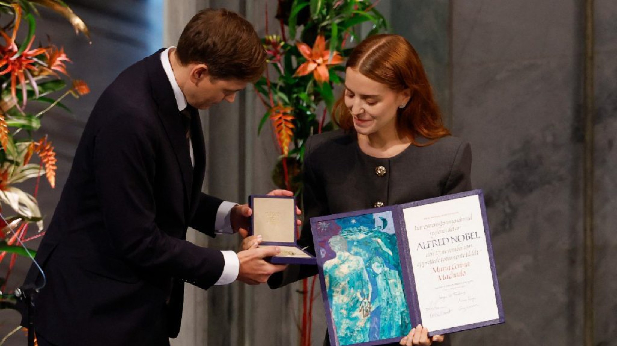 María Corina Machado no llegó a la ceremonia del Nobel de la Paz y su hija recibió el premio en Oslo