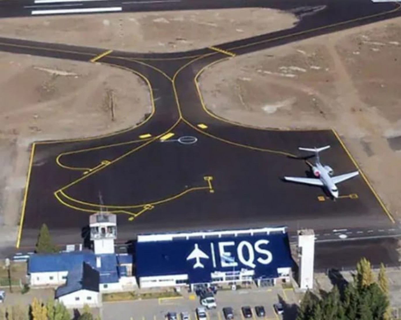 El Gobierno nacional se comprometió a reactivar la ampliación del aeropuerto de Esquel