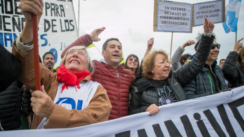 Luque advirtió que el Presupuesto Nacional enviado por el gobierno pretende derogar la Emergencia en Discapacidad y la Ley de Financiamiento Universitario
