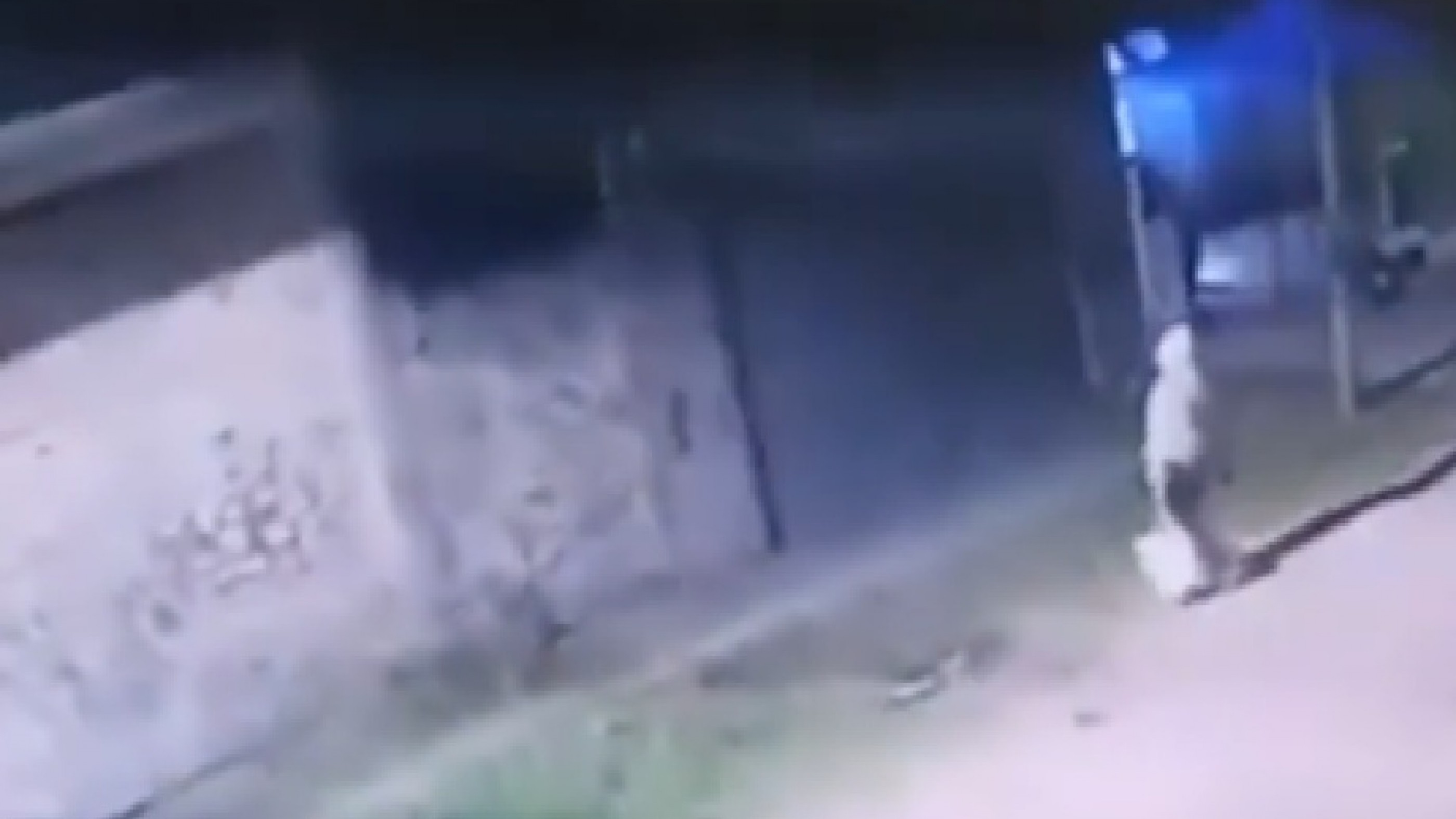 Hallaron un bebé recién nacido dentro de una bolsa en un pastizal