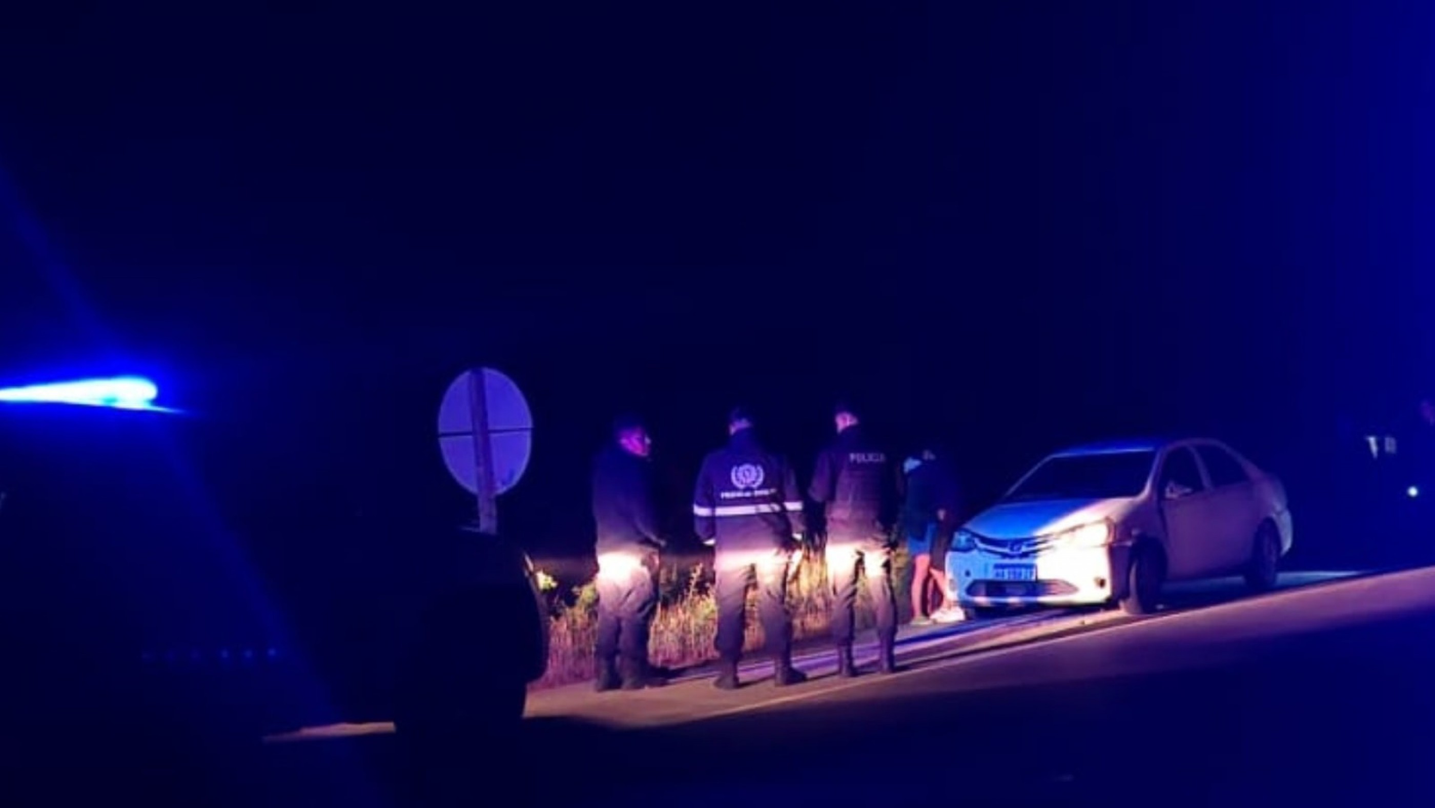 Tres detenidos en Ruta 40: intentaban escapar con un aire acondicionado y un bidet en el auto