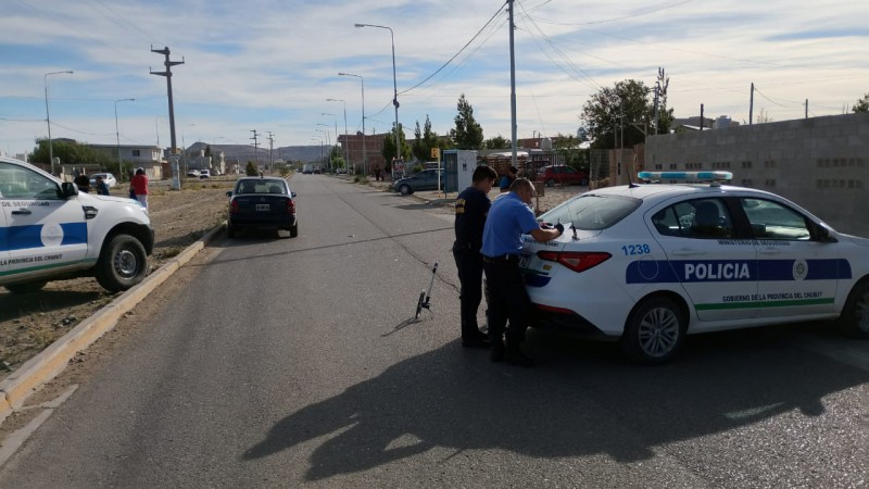 Una adolescente de 15 años resultó herida tras ser atropellada por un auto en Km 8