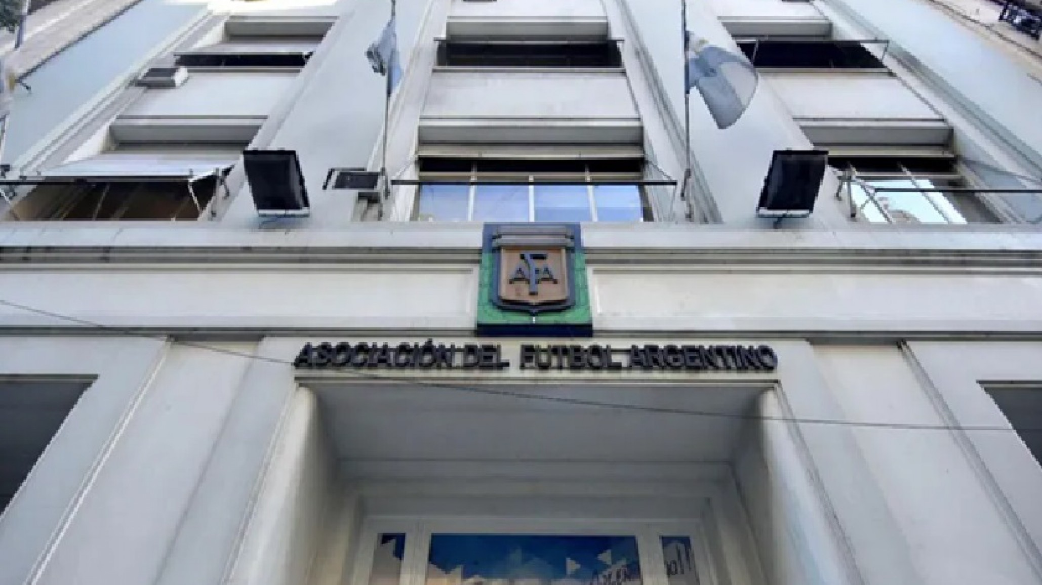 Guerra abierta en el fútbol argentino: La AFA denuncia "operaciones periodísticas"