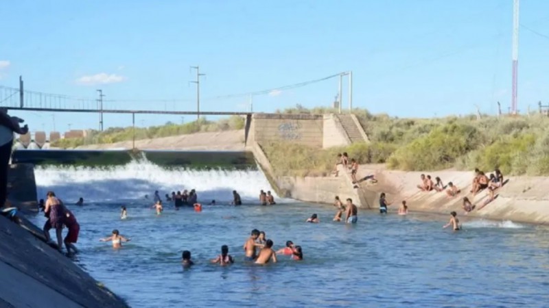 Río Negro: Un joven de 33 años murió al ingresar en un canal de riego