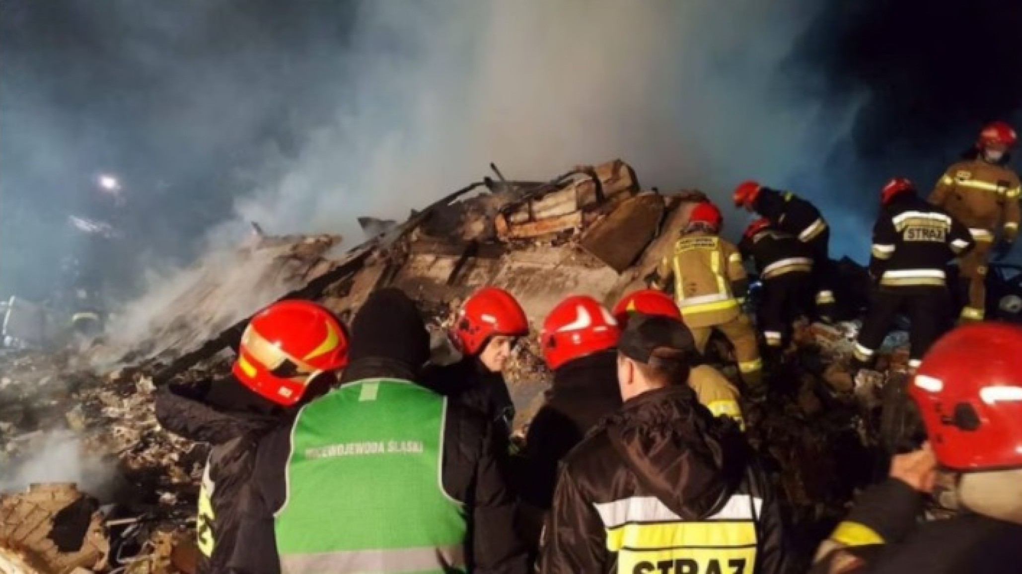 Tragedia en Suiza: un incendio en un bar de un centro de esquí dejó decenas de muertos y más de 100 heridos