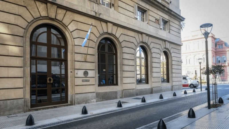 El Gobierno reformula la SIDE: podrá detener personas y solicitar datos a otros organismos