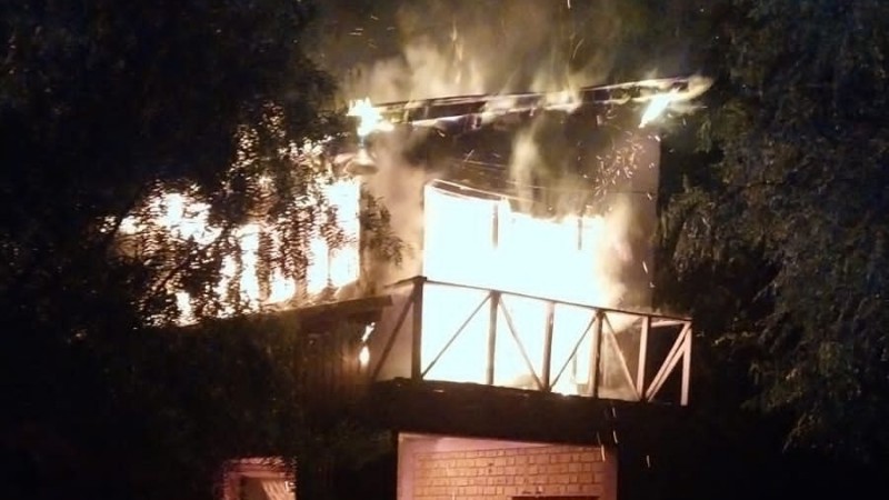 Violento ataque en Misiones: agredió a su ex, incendió la casa y terminó gravemente herido