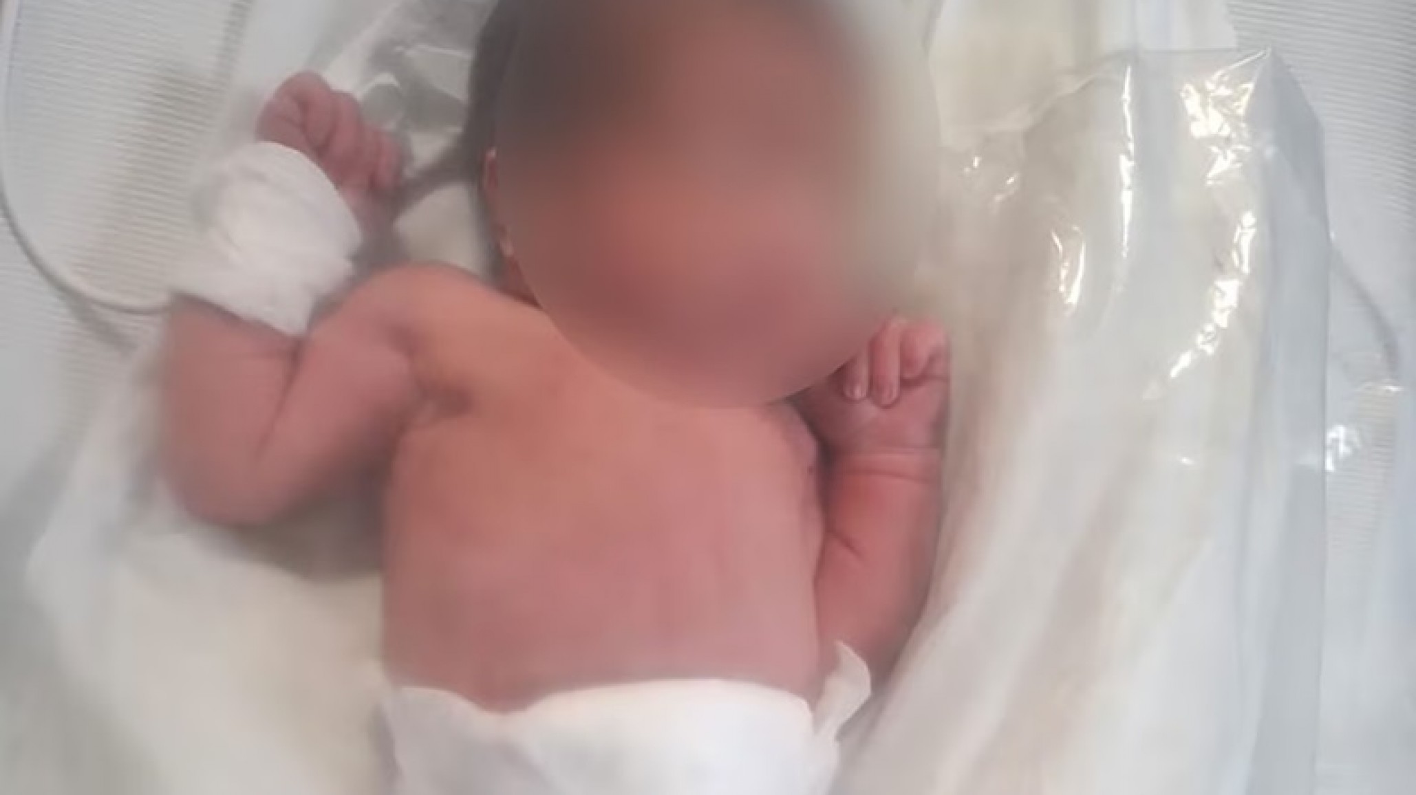 El milagro de "Verónica": rescataron a una beba recién nacida que fue abandonada en un cesto de basura