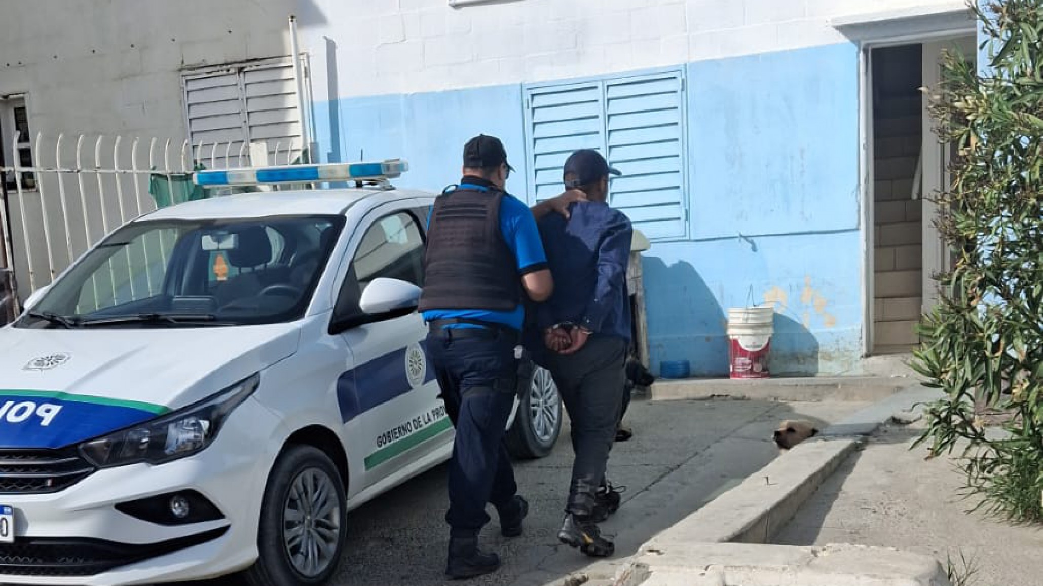 Robó tres desodorantes en una farmacia y terminó detenido