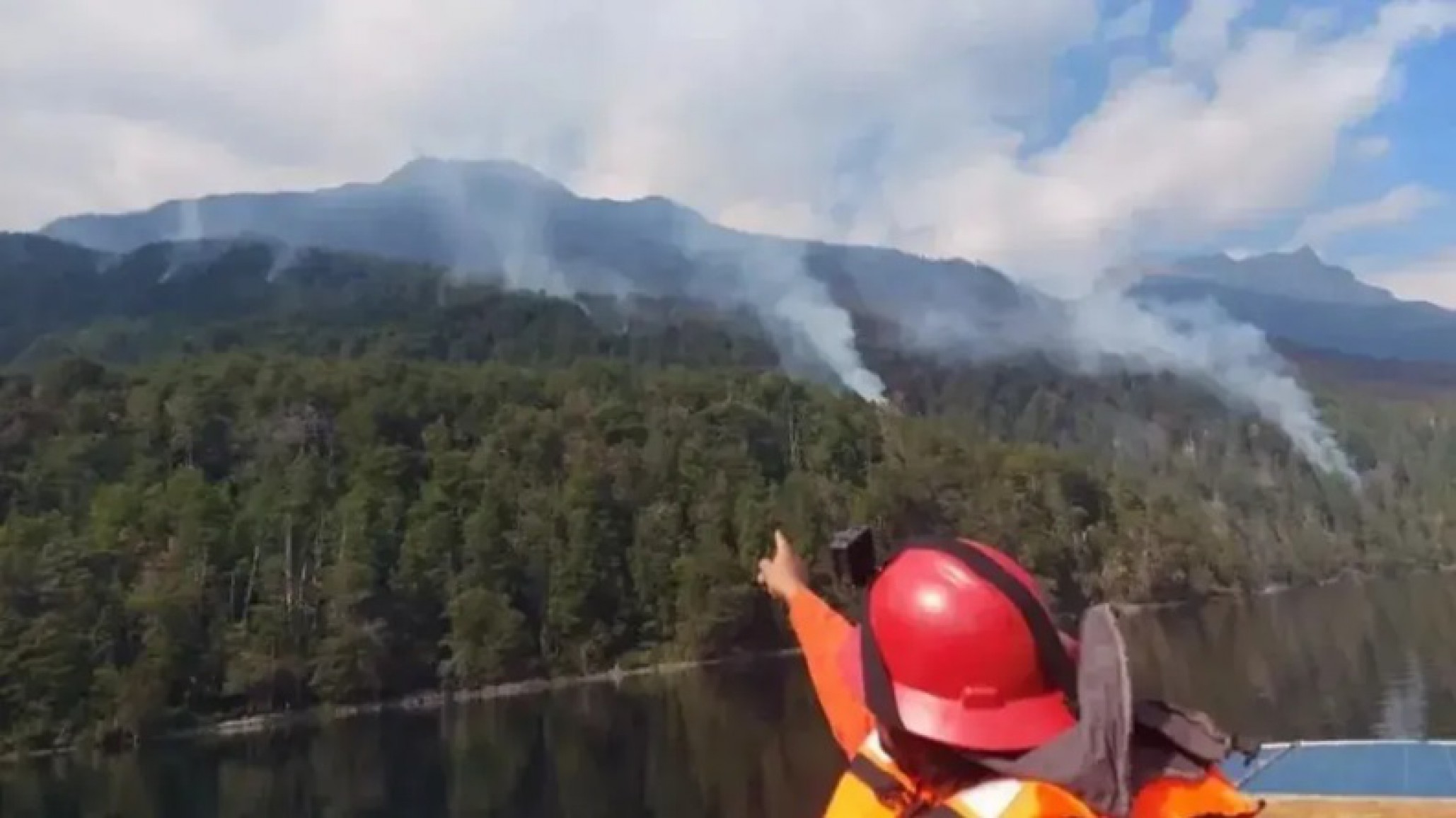 Emergencia ígnea y violencia: atacaron a un brigadista que intentaba prevenir incendios forestales