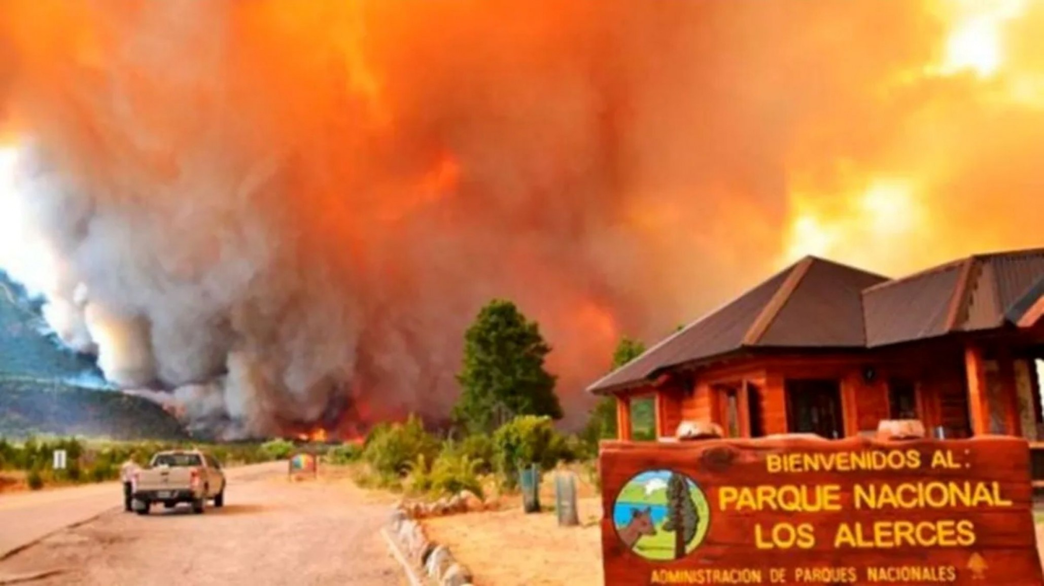 Incendio en Los Alerces: humo, viento y condiciones extremas limitan trabajo de aviones hidrantes y brigadistas