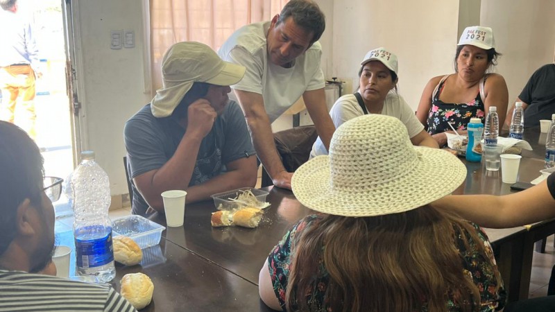 Luque recorrió la zona de catástrofe del cerro Hermitte y dialogó con vecinos afectados