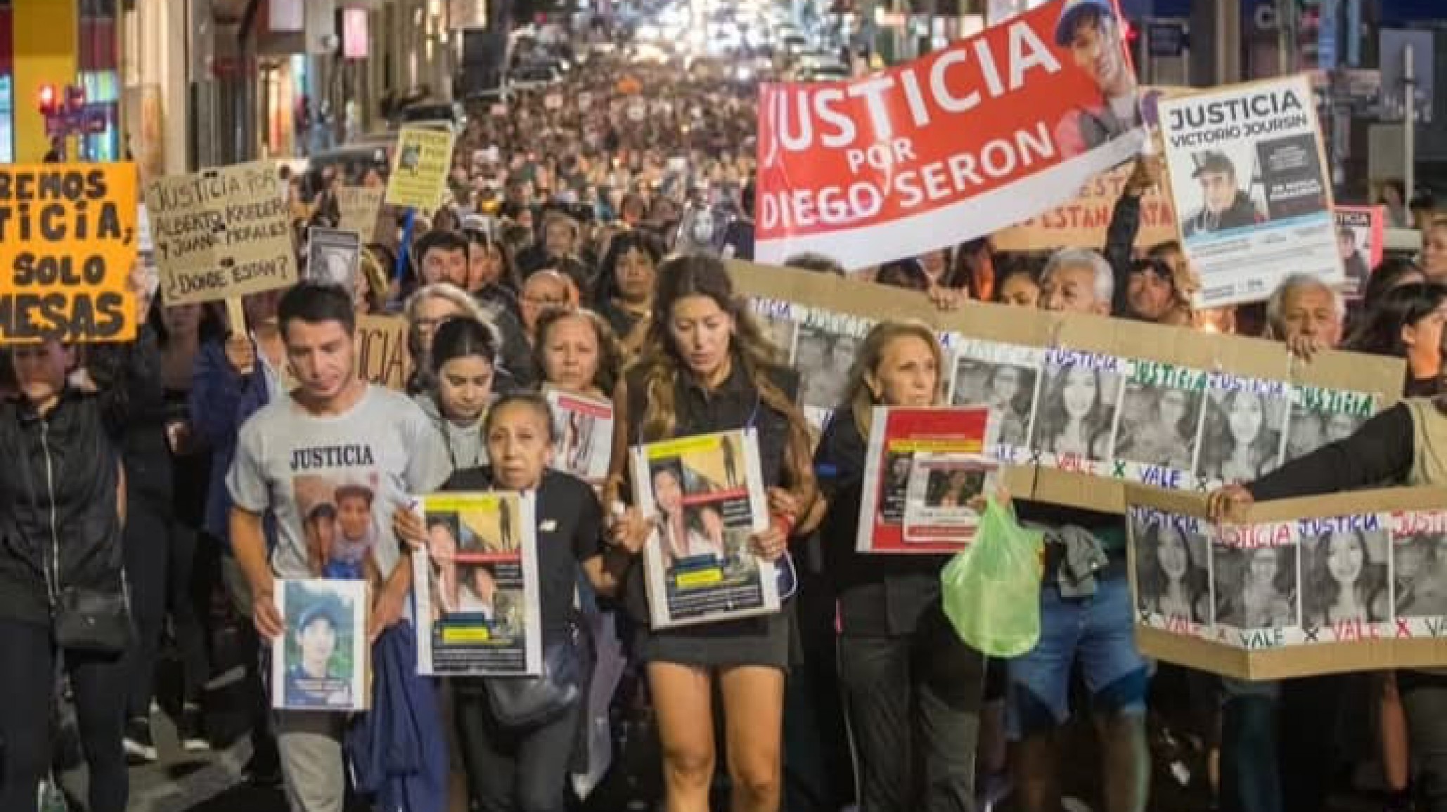 Comodoro marchó por los desaparecidos, llora la muerte de Valeria Schwab y Diego Seron y exige respuestas ante la inseguridad