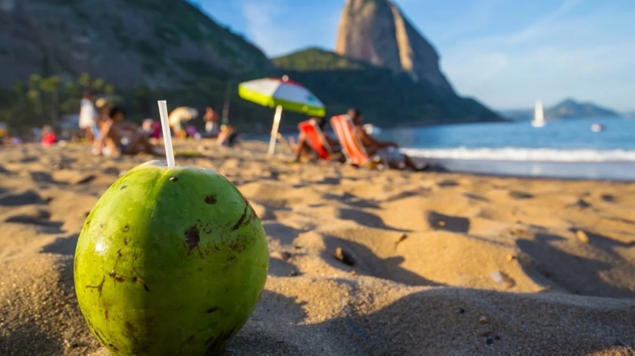 Brasil: ya son más de 10.000 los casos de gastroenteritis y advierten que el mar está contaminado