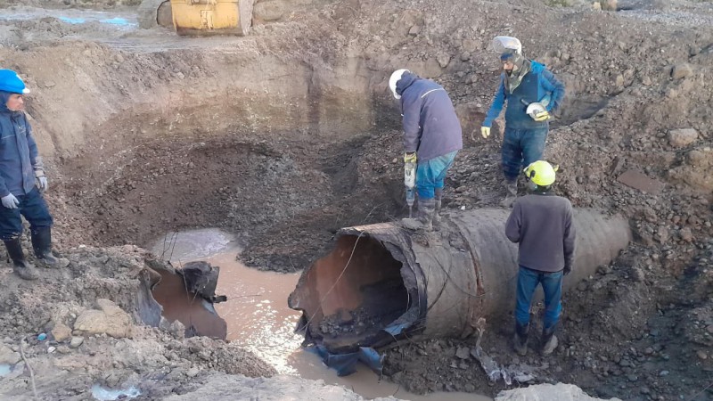 Continúan los trabajos por una nueva avería en el acueducto del '99