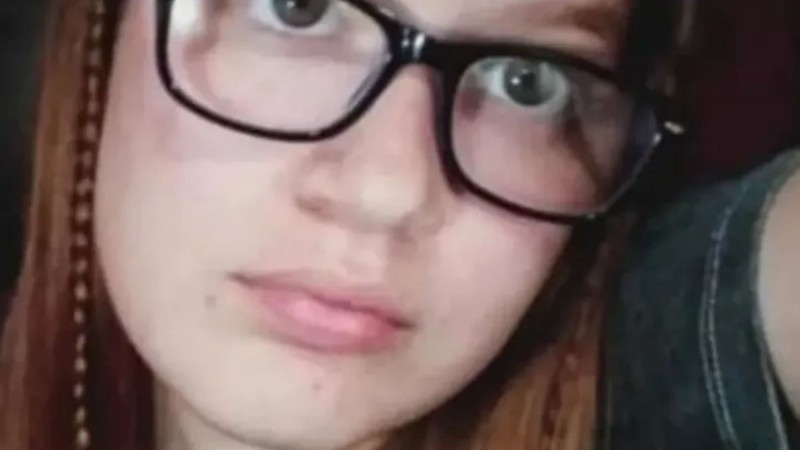 Hallan muerta a una joven de 18 años en Villa Elvira: la atropellaron y la abandonaron en una zanja