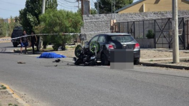 Comodoro: Un motociclista murió tras chocar contra un auto estacionado
