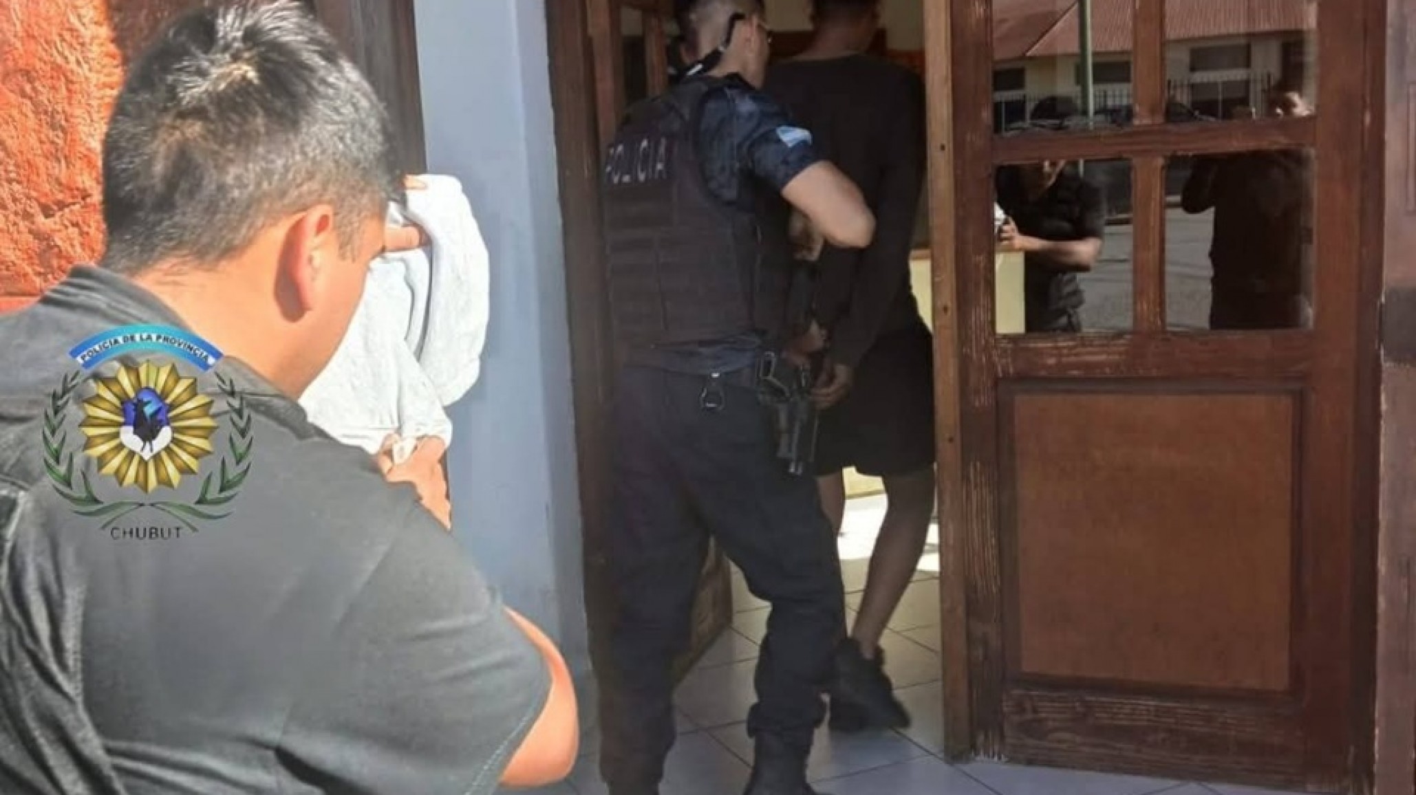 Chubut: Asaltaron una YPF, escaparon y volcaron