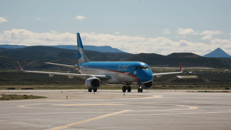 "No va a salir ningún vuelo en todo el día": acatamiento total de Aerolíneas al paro en Comodoro