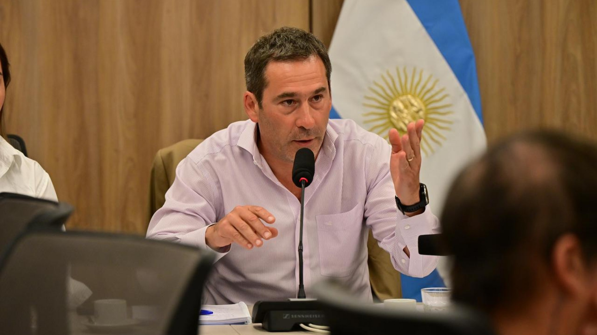 Luque sobre la ley de Glaciares: "se está poniendo en juego recursos que son irrecuperables".