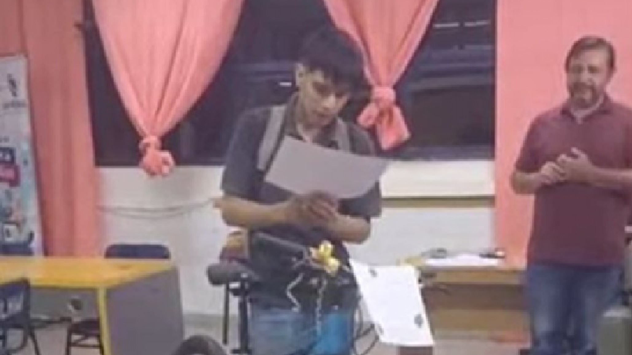 Del campo al aula: el recolector de poleo que pedaleaba 16 km y se convirtió en profesor de Historia