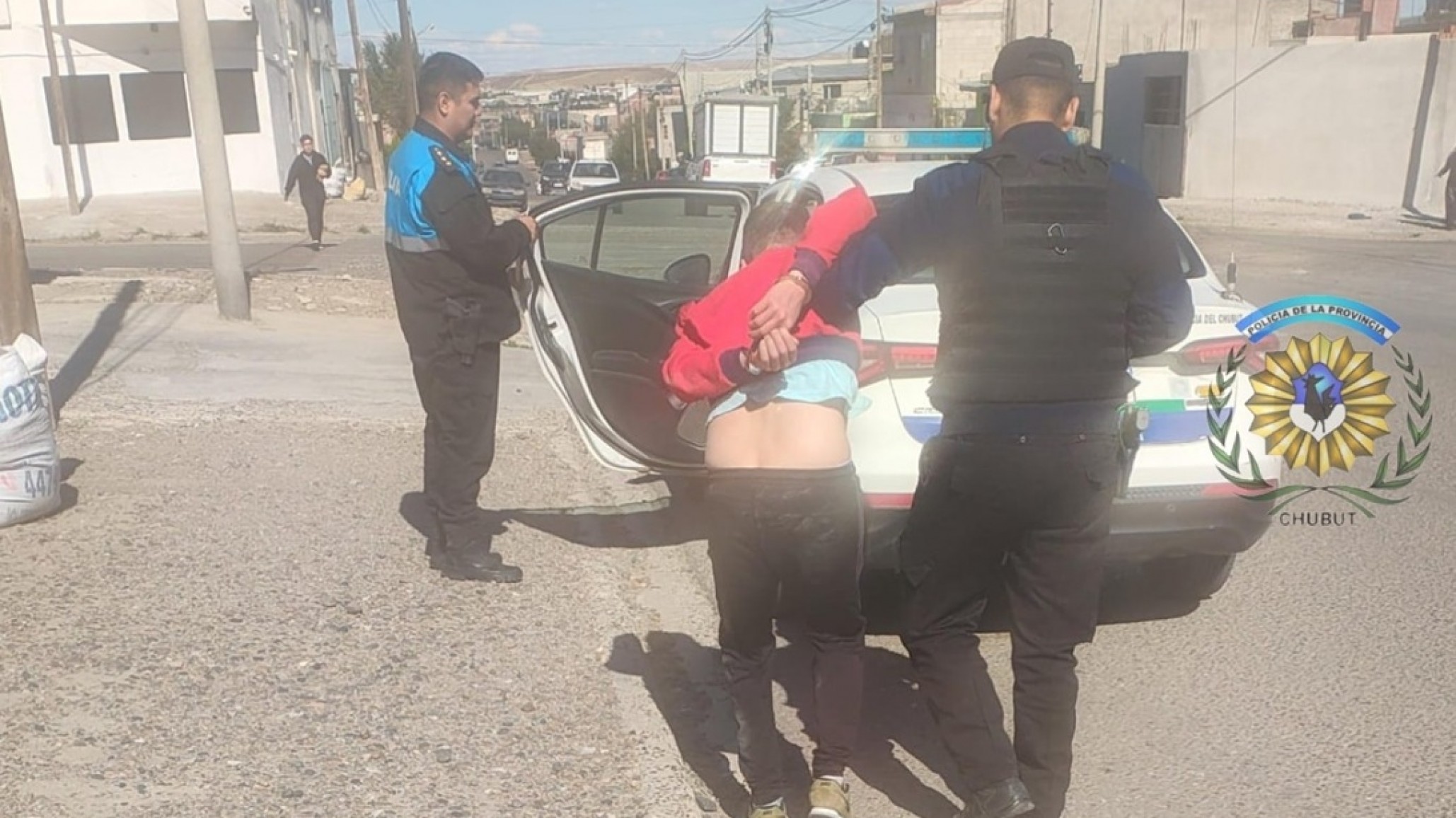 Comodoro: quiso robar dos huevos de pascua y fue detenido por los vecinos