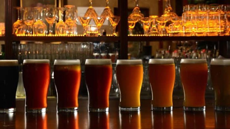 La cerveza también siente el ajuste: una famosa cadena de cervecerías ya cierra locales emblemáticos