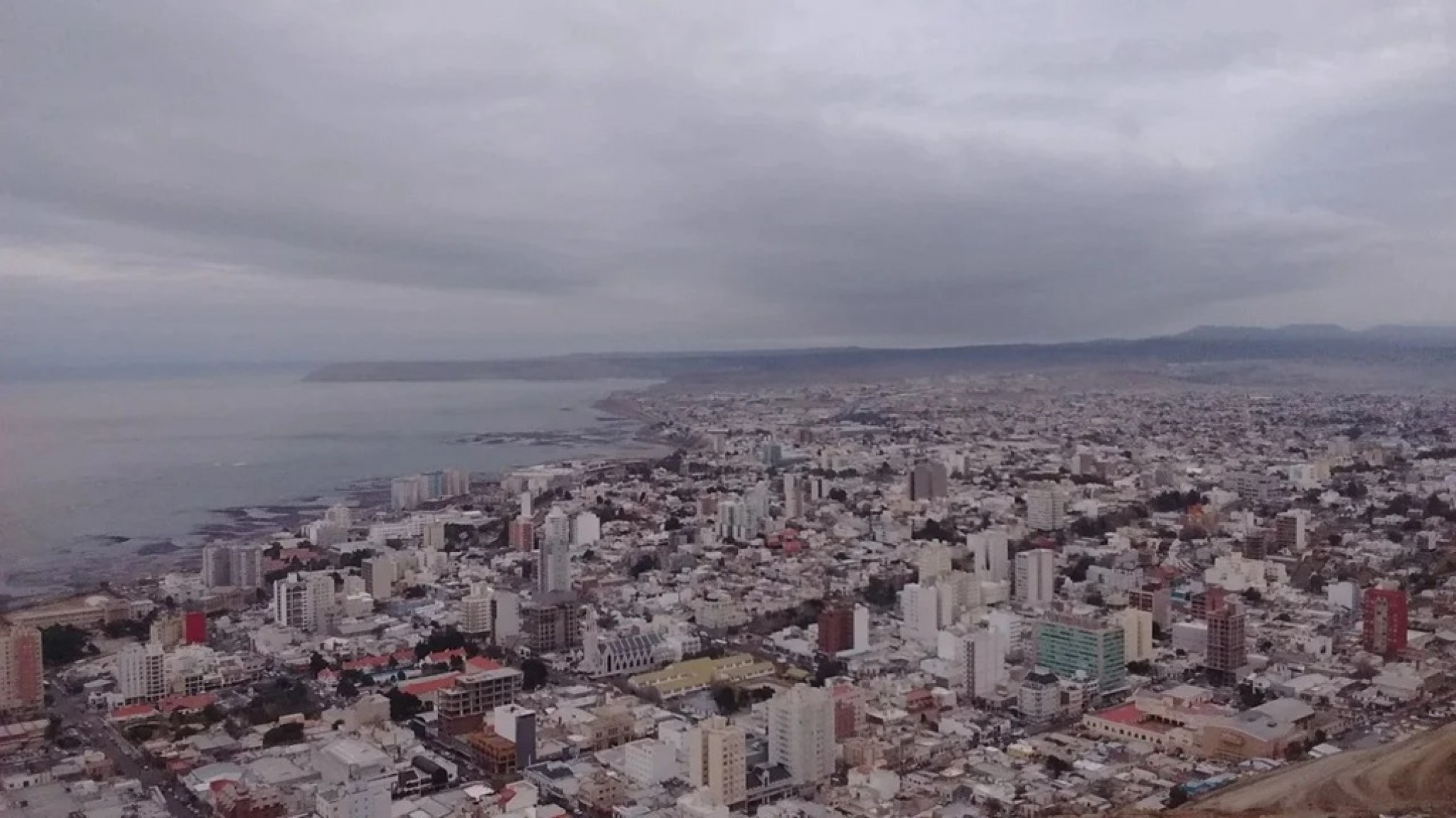 Domingo en Comodoro con lluvias y ráfagas que superarán los 60 km/h